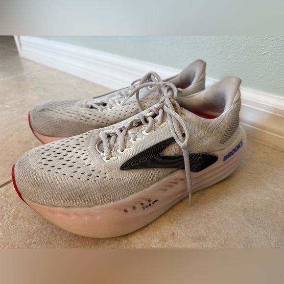 Brooks Glycerin MAX Women's
Athletic Shoes - White and Pink - Picture 4 of 10